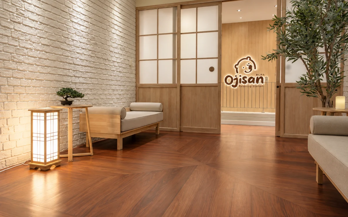 Ojisan’s reception and waiting area in warm light